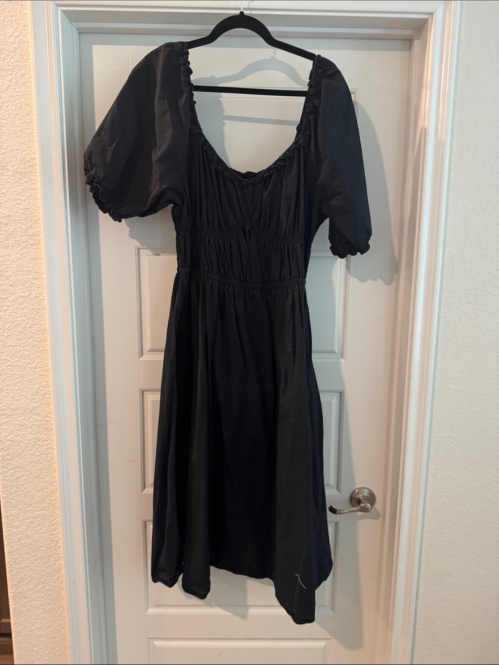 GAP Black Puff-Sleeve Midi Dress